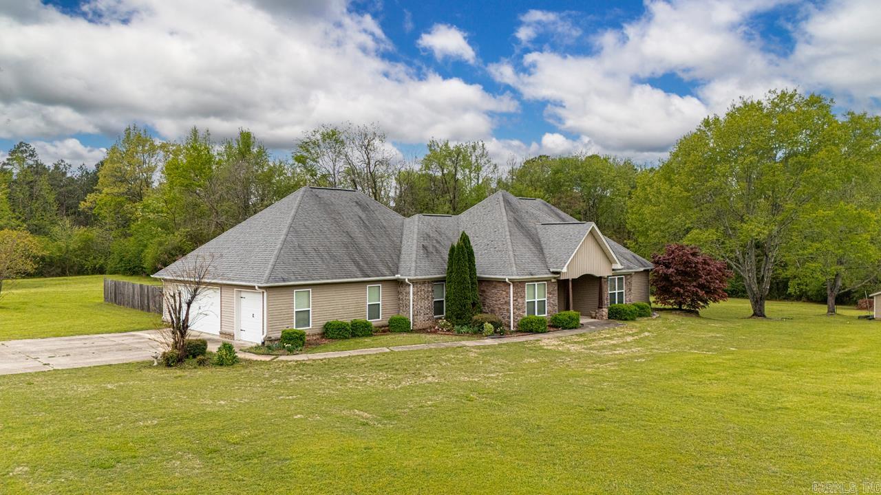 10517 W Sardis