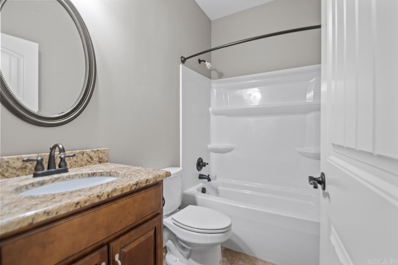 10517 W Sardis