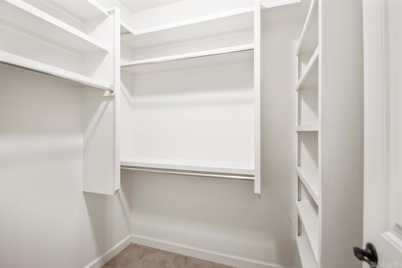 10517 W Sardis