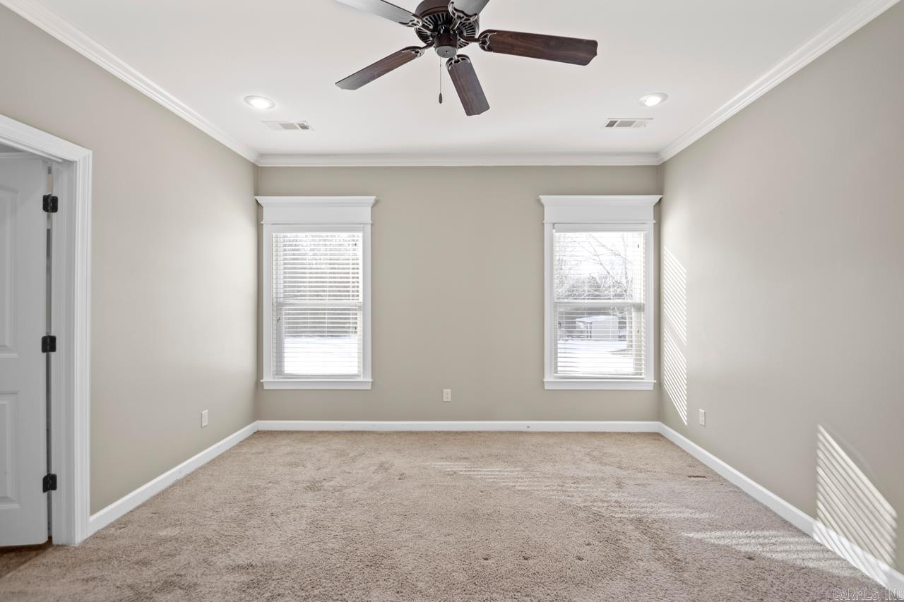 10517 W Sardis
