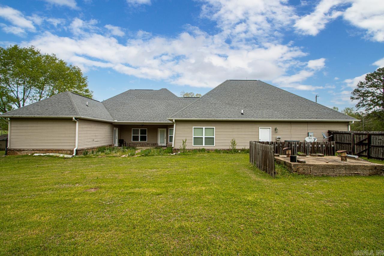 10517 W Sardis