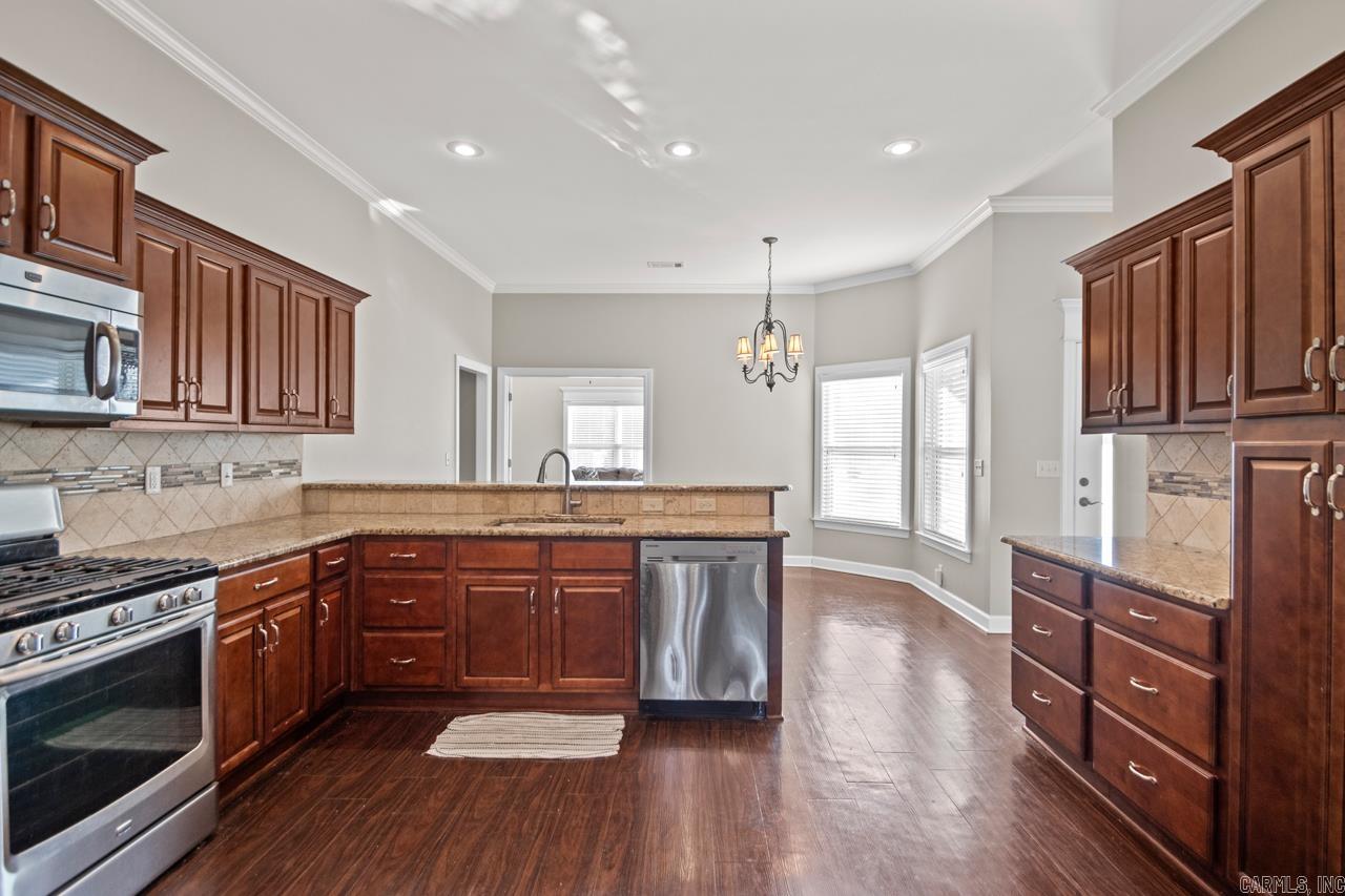 10517 W Sardis