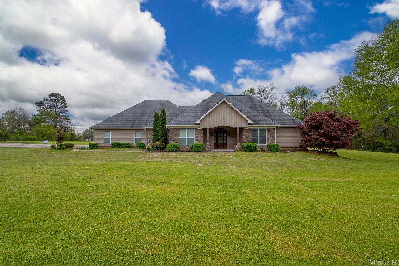 10517 W Sardis