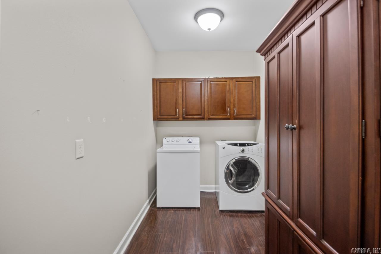 10517 W Sardis