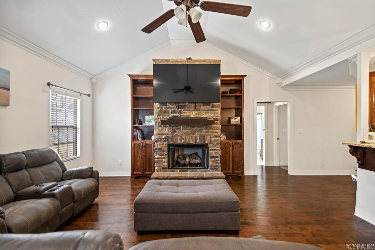 612 Surrey Lane