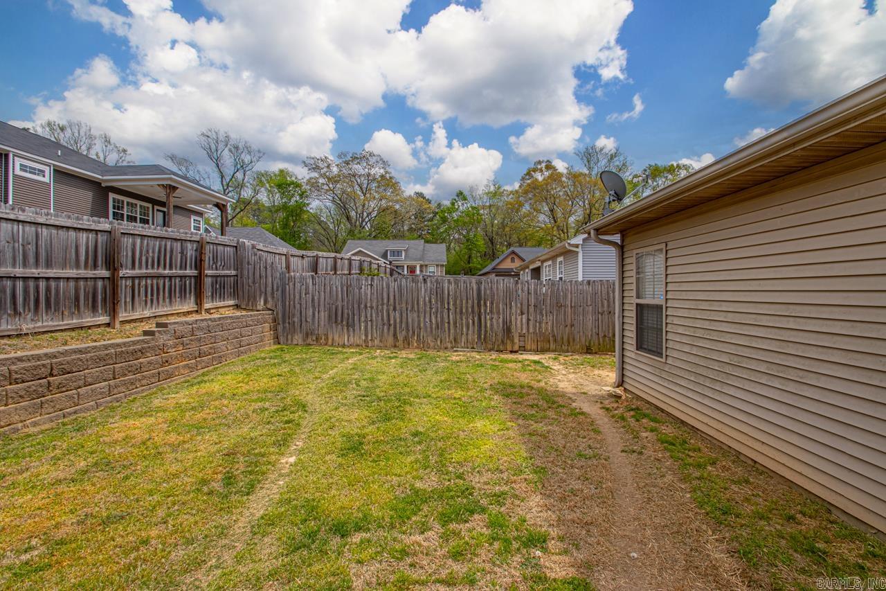 612 Surrey Lane