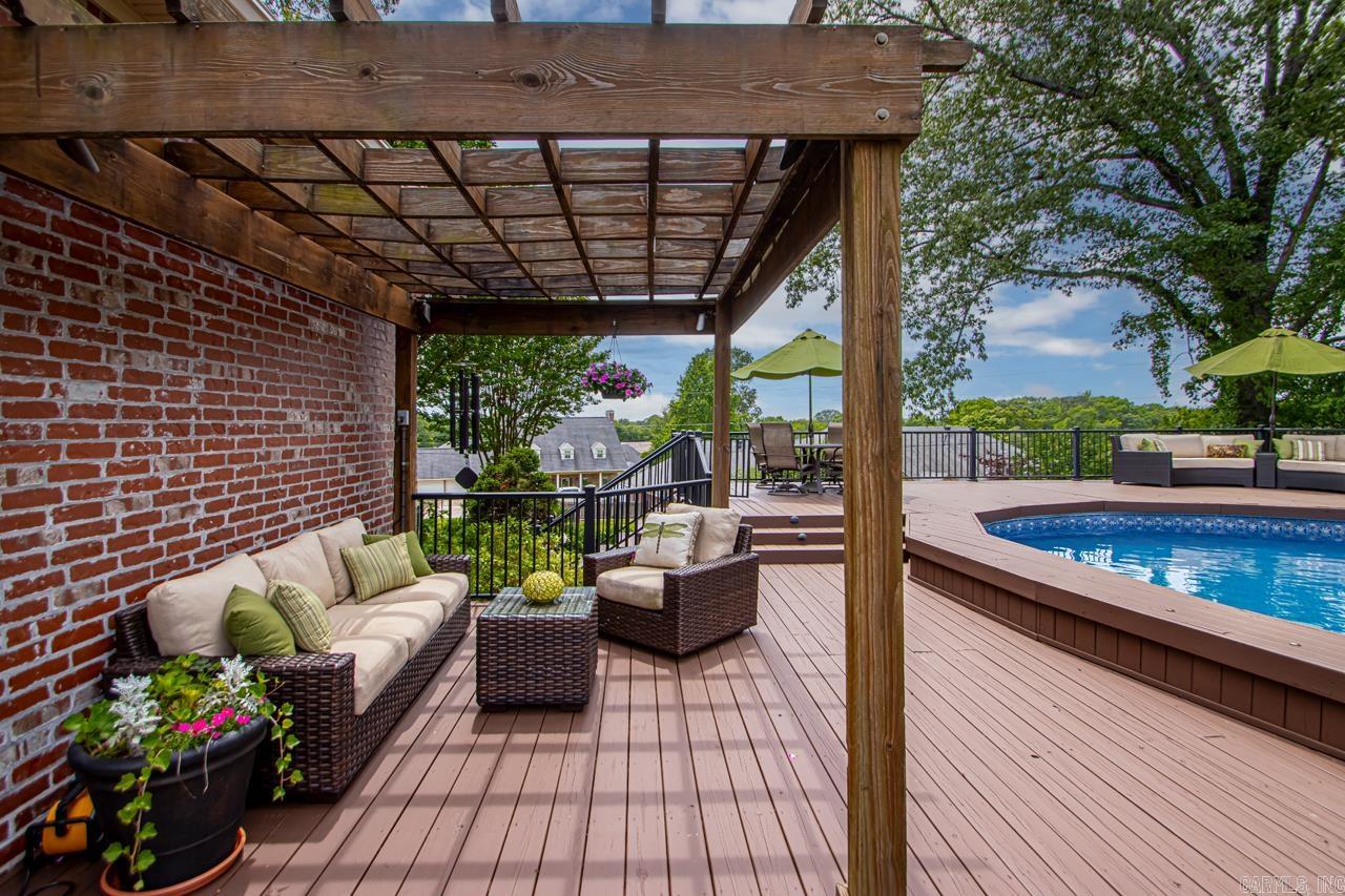 1212 Kenwood Road