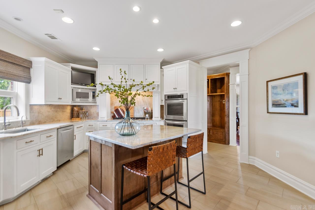 1212 Kenwood Road