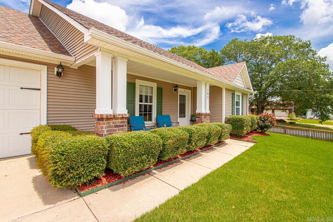 101 Willow Point Drive
