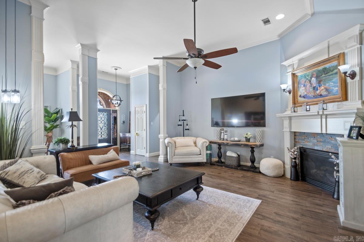 7509 Union Square