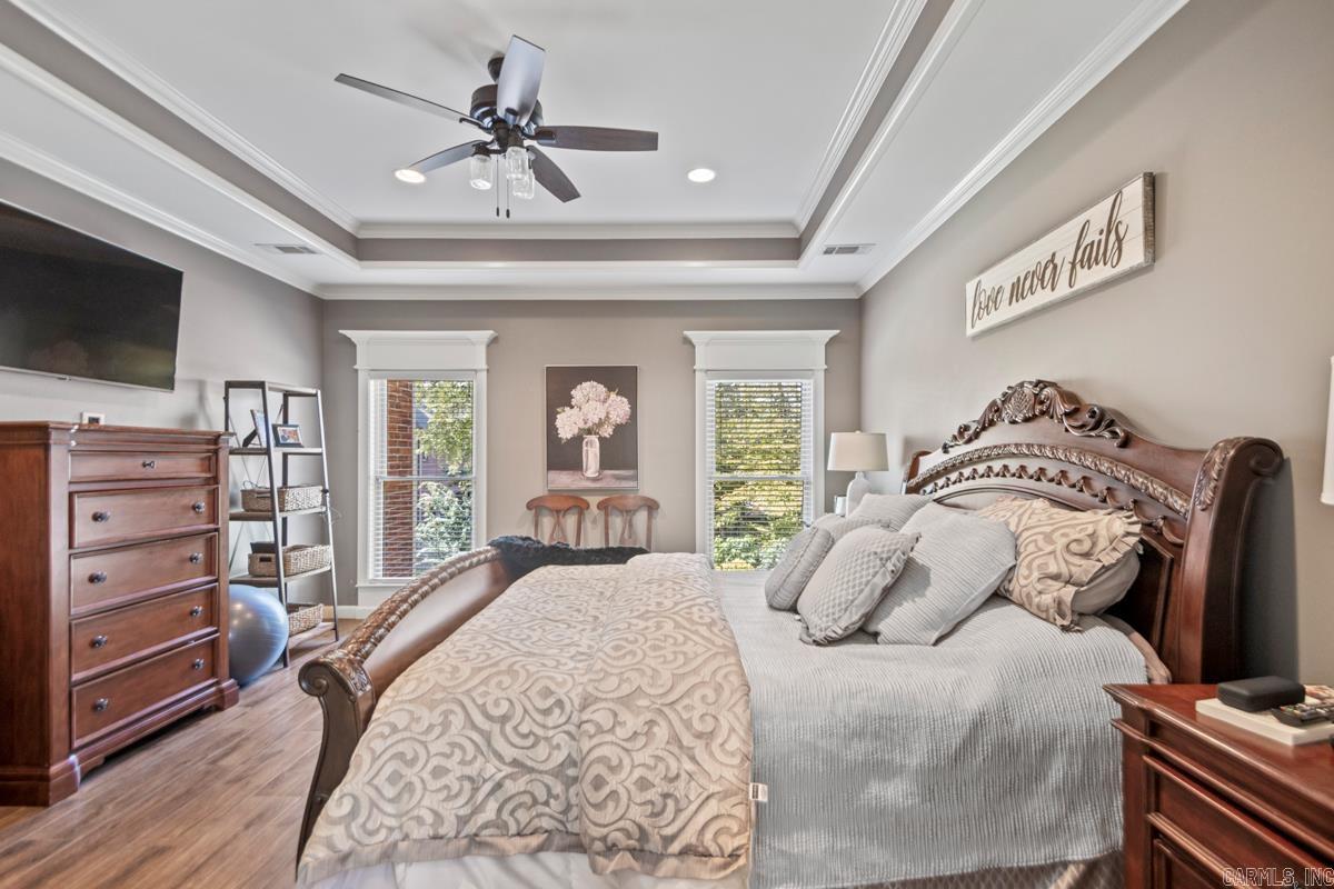 7509 Union Square