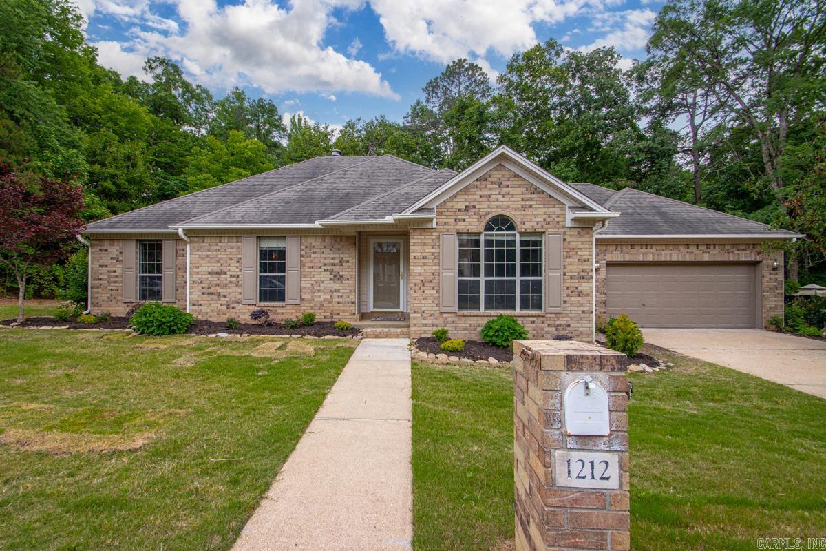 1212 River Oaks Drive