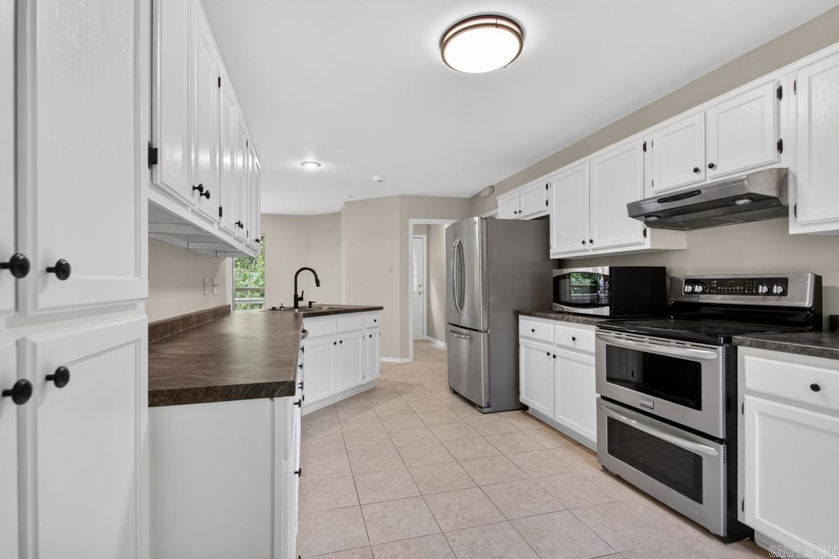 1212 River Oaks Drive