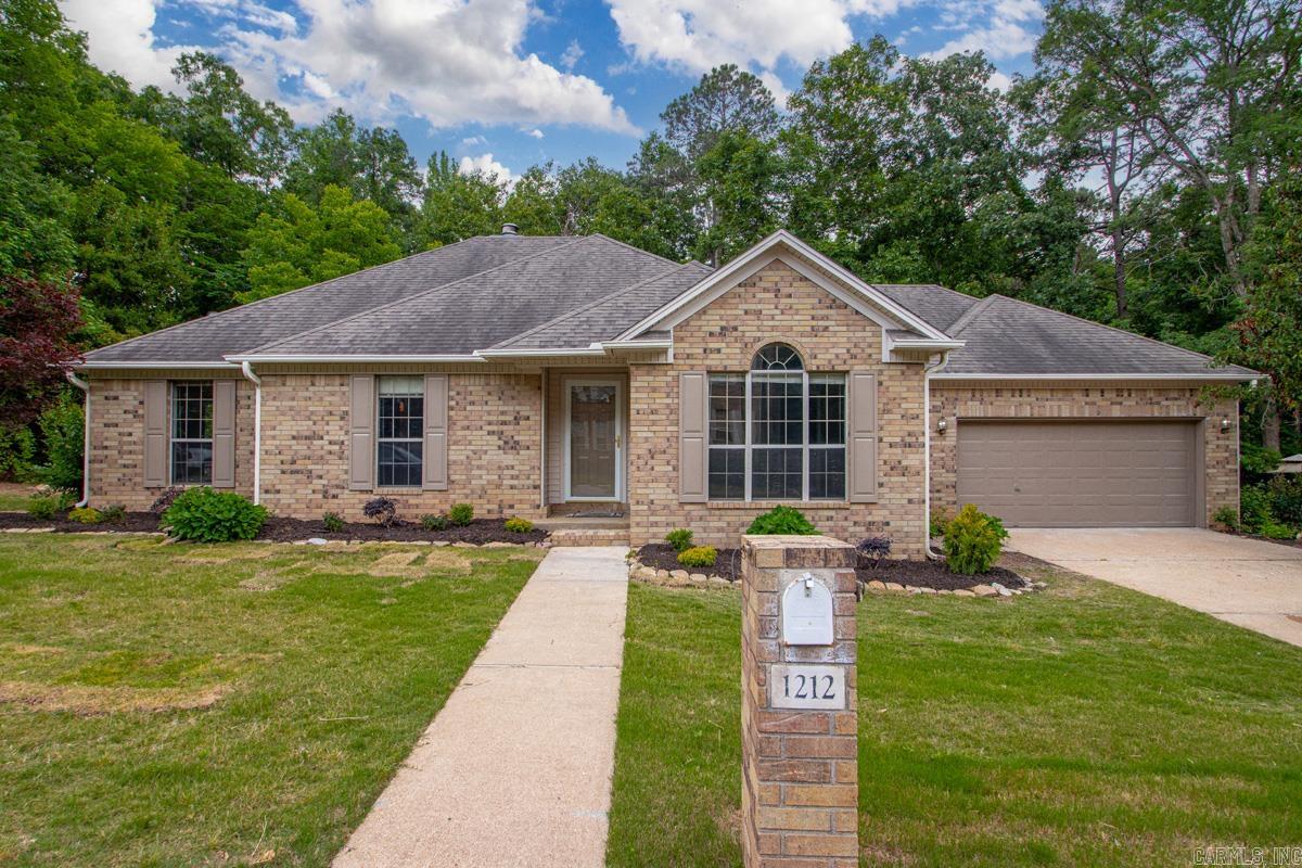 1212 River Oaks Drive