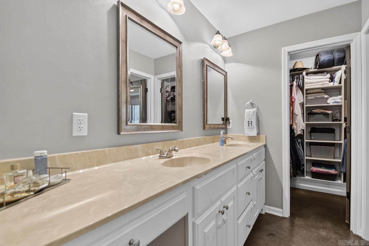 2523 Springhill Village Drive