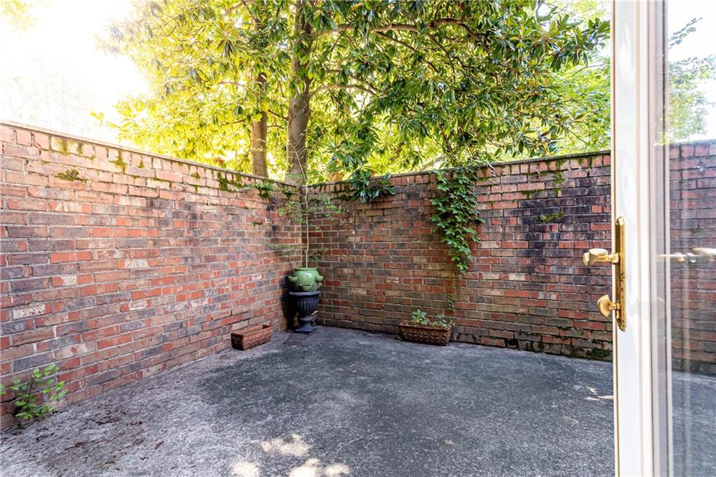 1 Spinning House Place NW