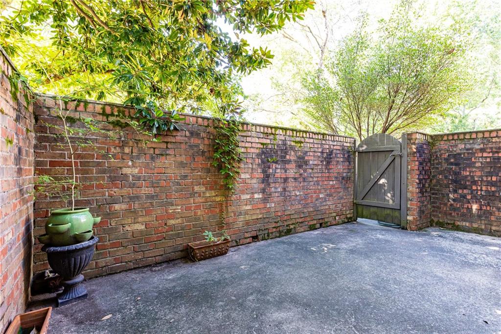 1 Spinning House Place NW