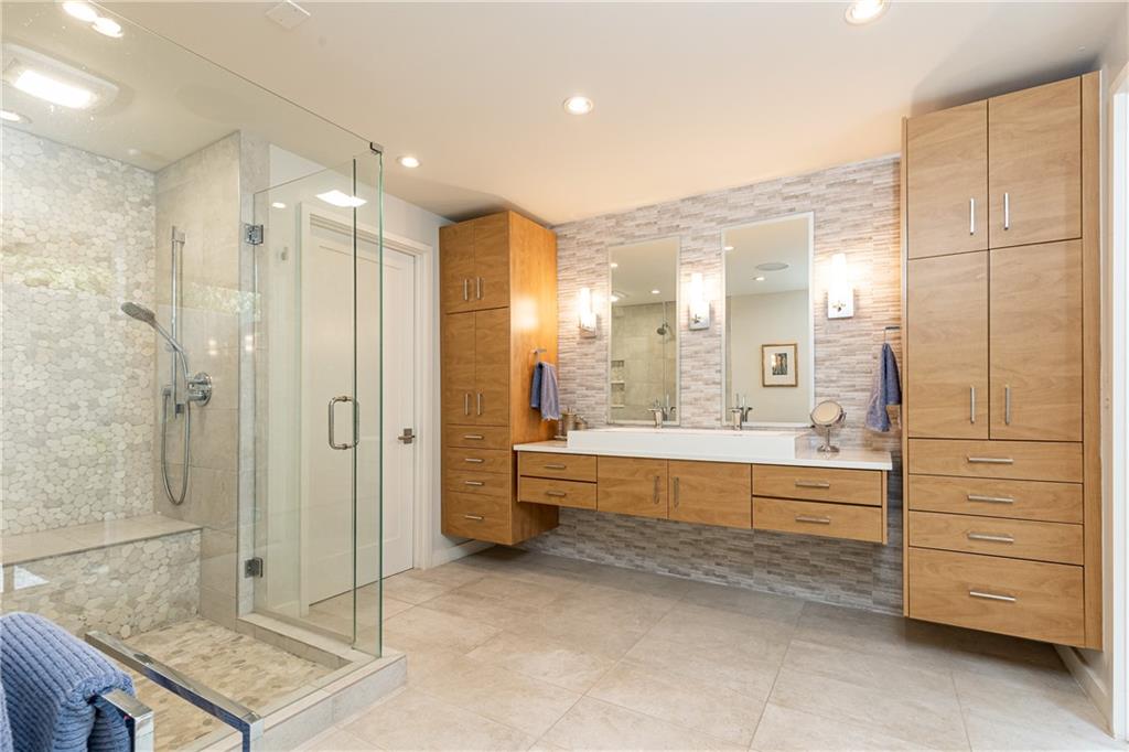 5270 Mount Vernon Parkway