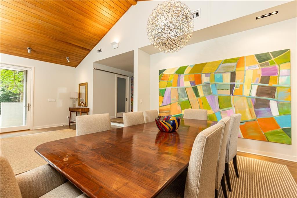 5270 Mount Vernon Parkway