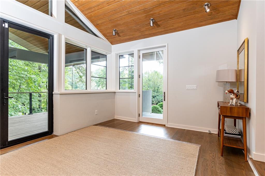 5270 Mount Vernon Parkway