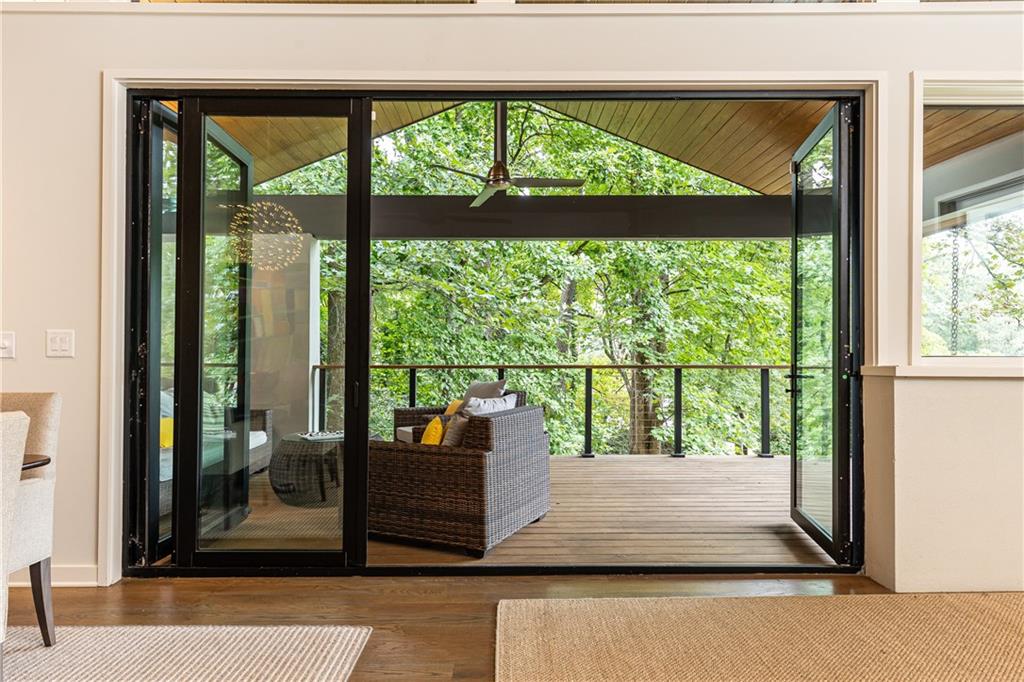 5270 Mount Vernon Parkway