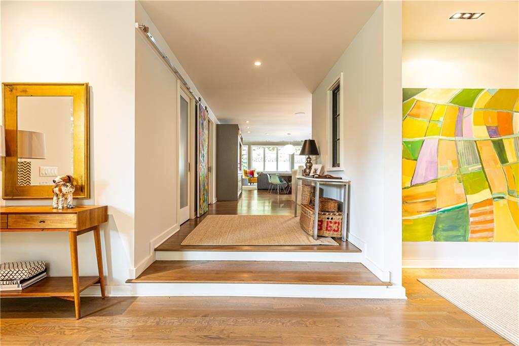 5270 Mount Vernon Parkway