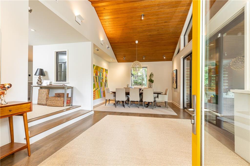 5270 Mount Vernon Parkway