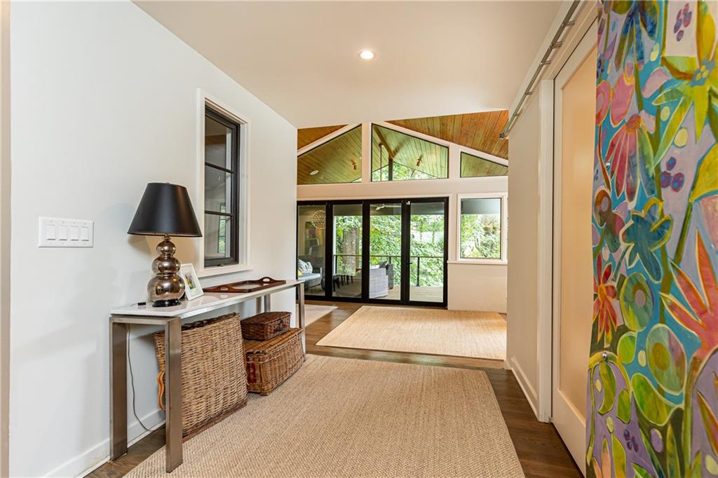 5270 Mount Vernon Parkway