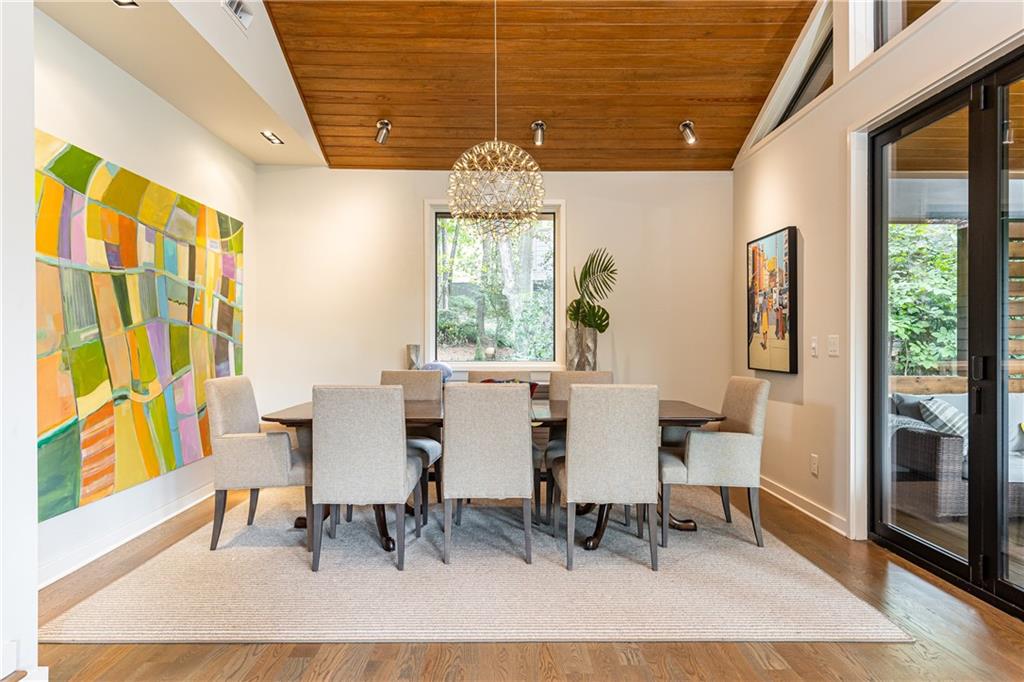 5270 Mount Vernon Parkway