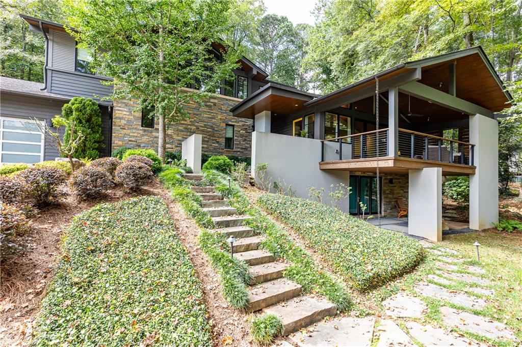 5270 Mount Vernon Parkway