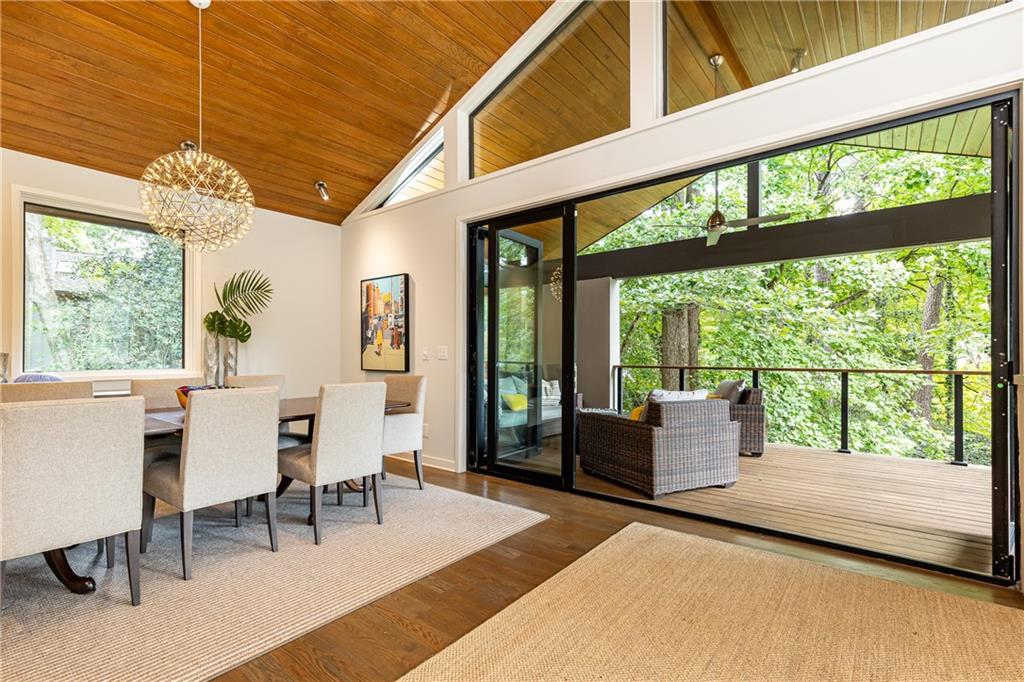 5270 Mount Vernon Parkway