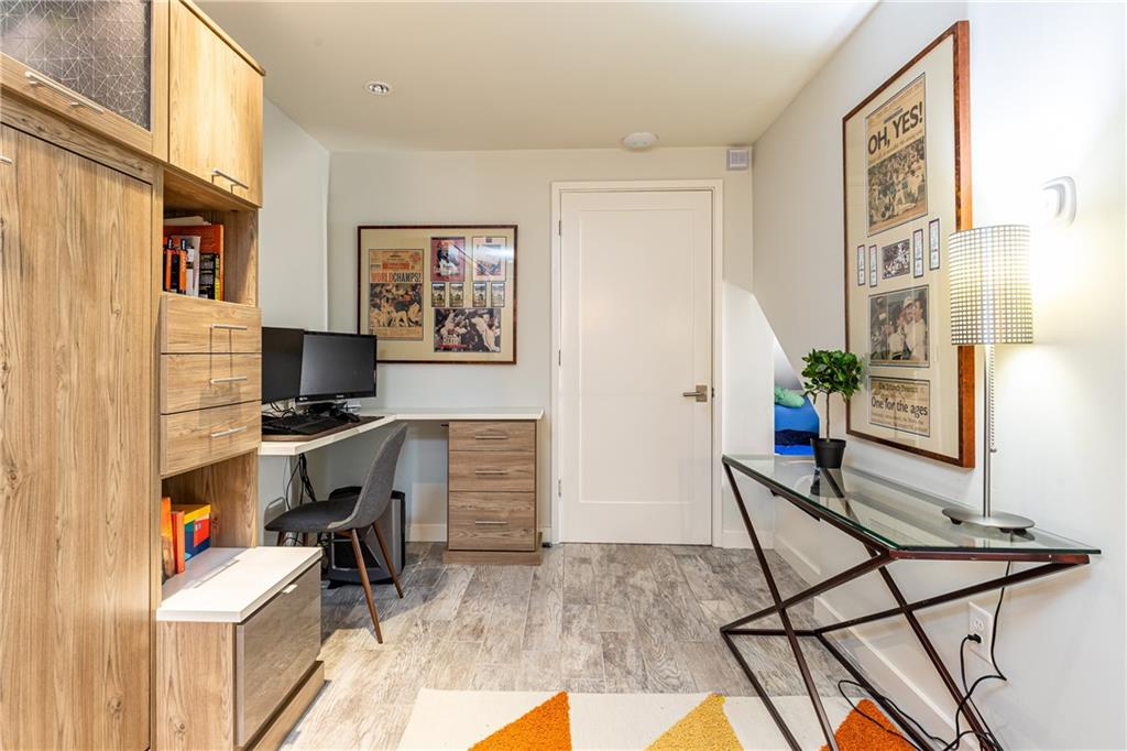 5270 Mount Vernon Parkway