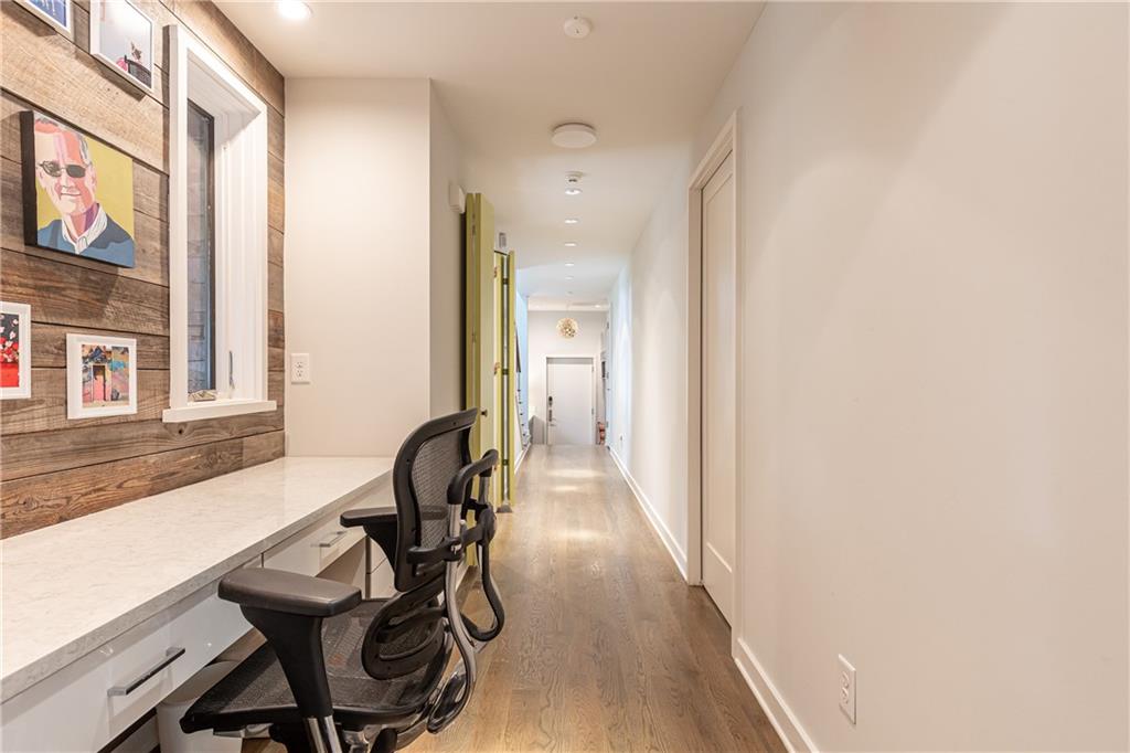 5270 Mount Vernon Parkway