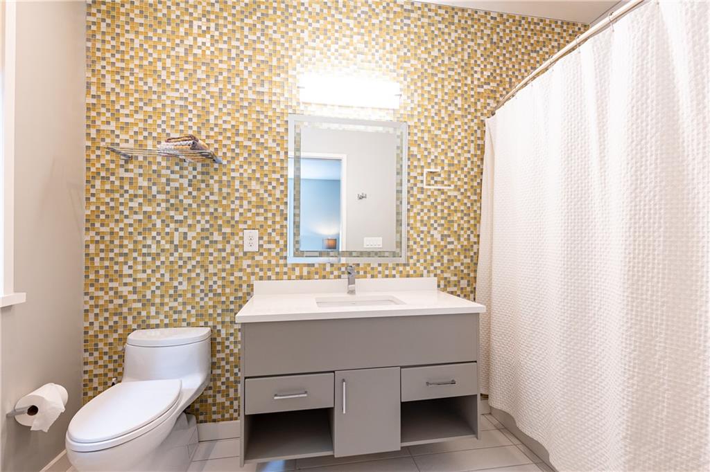 5270 Mount Vernon Parkway