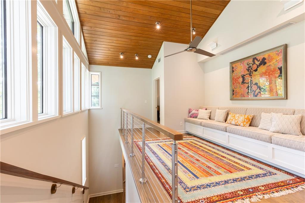 5270 Mount Vernon Parkway