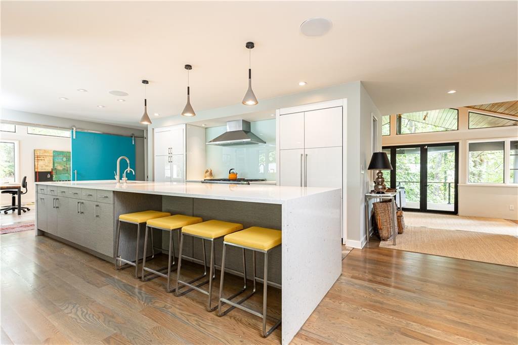 5270 Mount Vernon Parkway