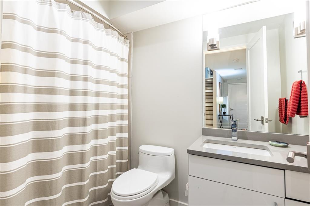 5270 Mount Vernon Parkway