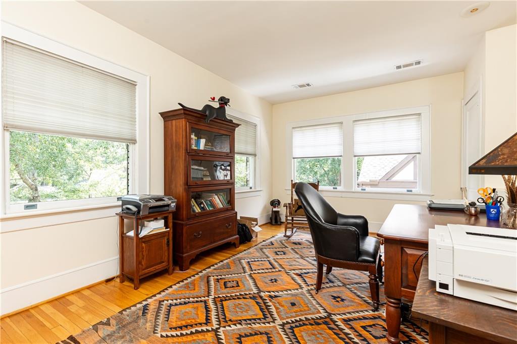 116 Huntington Road NE