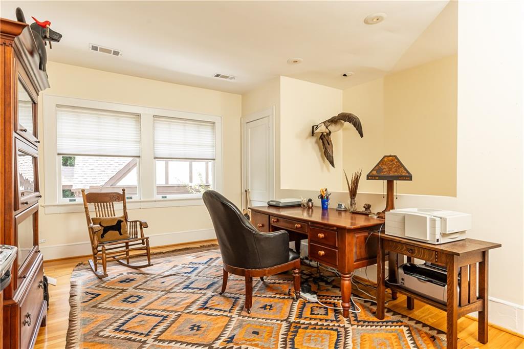 116 Huntington Road NE