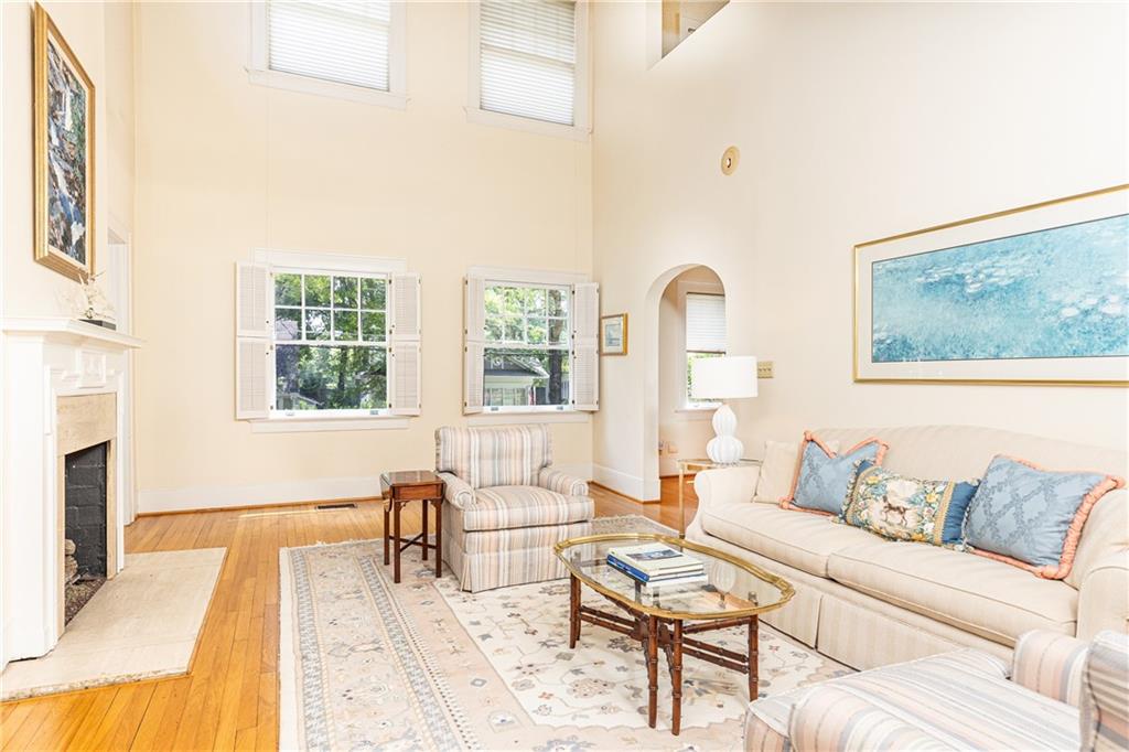 116 Huntington Road NE