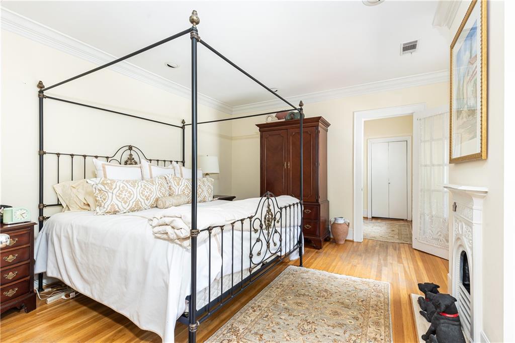 116 Huntington Road NE