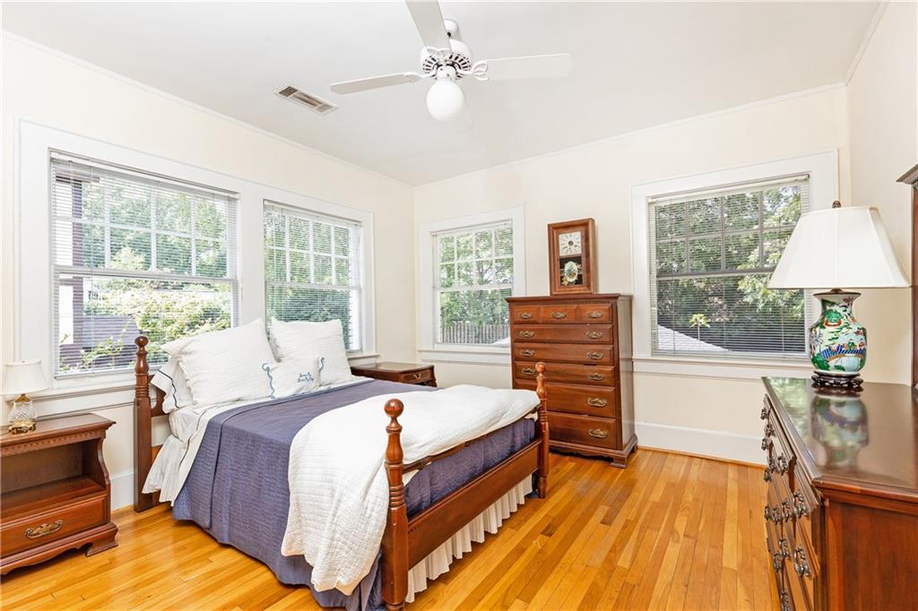 116 Huntington Road NE