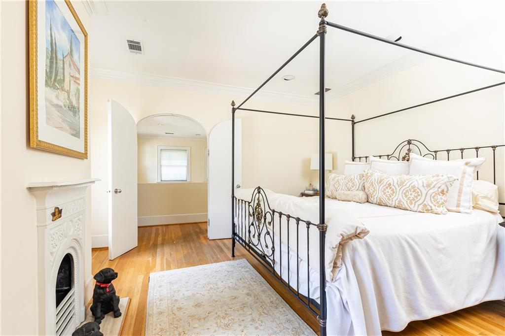 116 Huntington Road NE