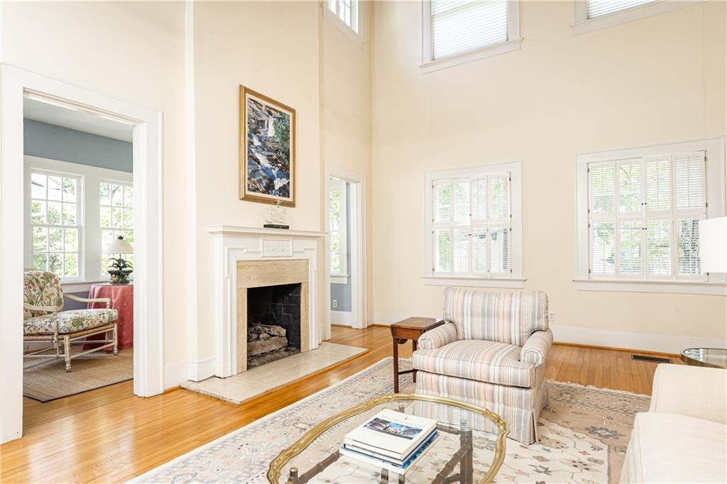 116 Huntington Road NE