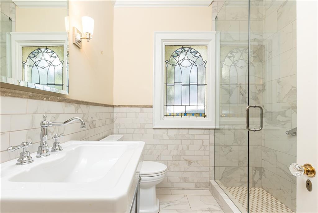 116 Huntington Road NE