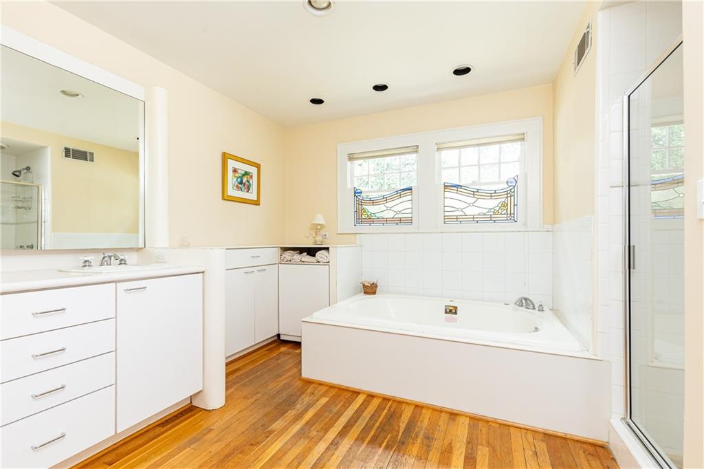 116 Huntington Road NE