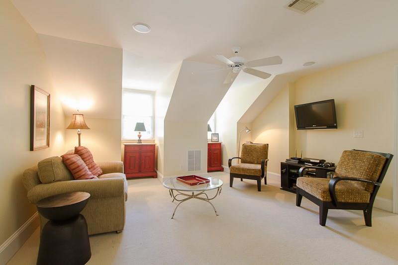 223 Brighton Road NE