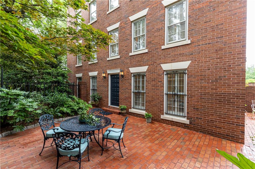 2 Muscogee Avenue NW