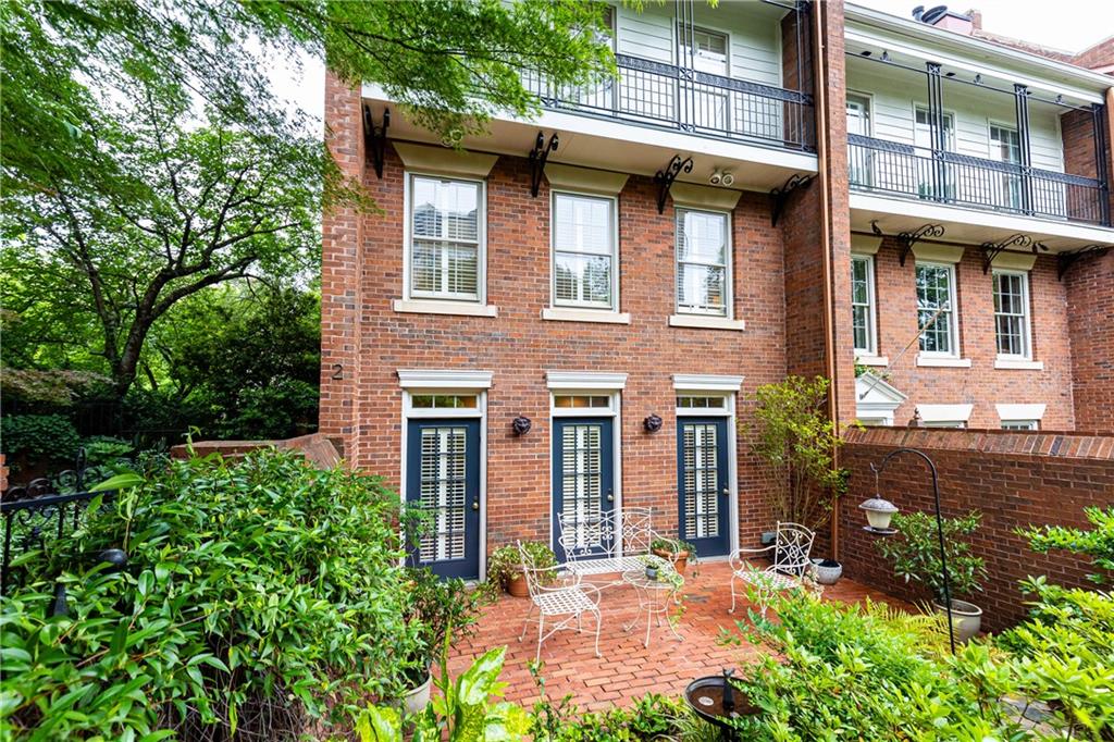 2 Muscogee Avenue NW