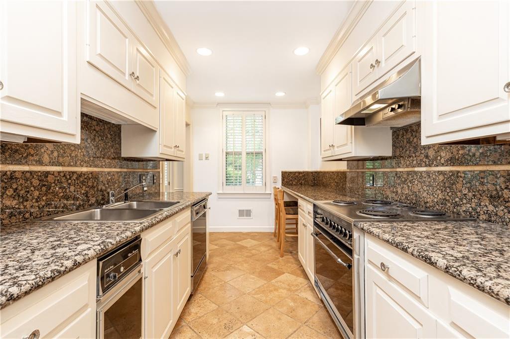 2 Muscogee Avenue NW